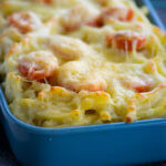 Nudeln in Käsesauce mit knusprigem Käse überbacken