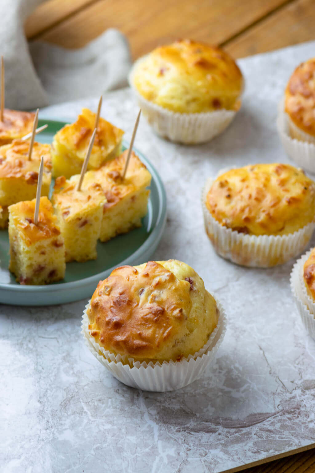 Alle lieben diese Käse Schinken Muffins - als Snack oder auf dem Buffet