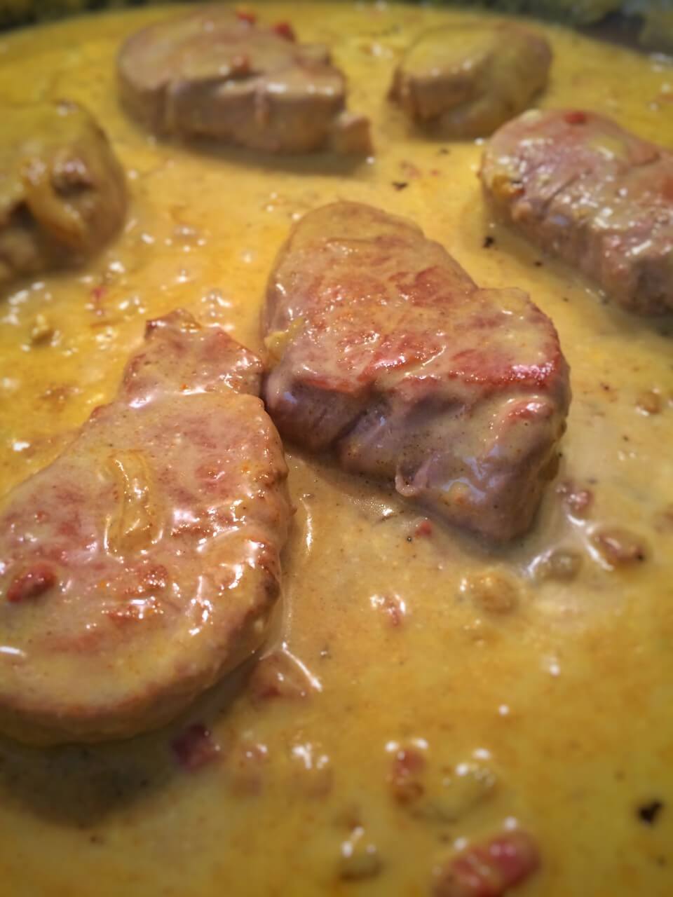 Schweinemedaillons in Curry Sauce