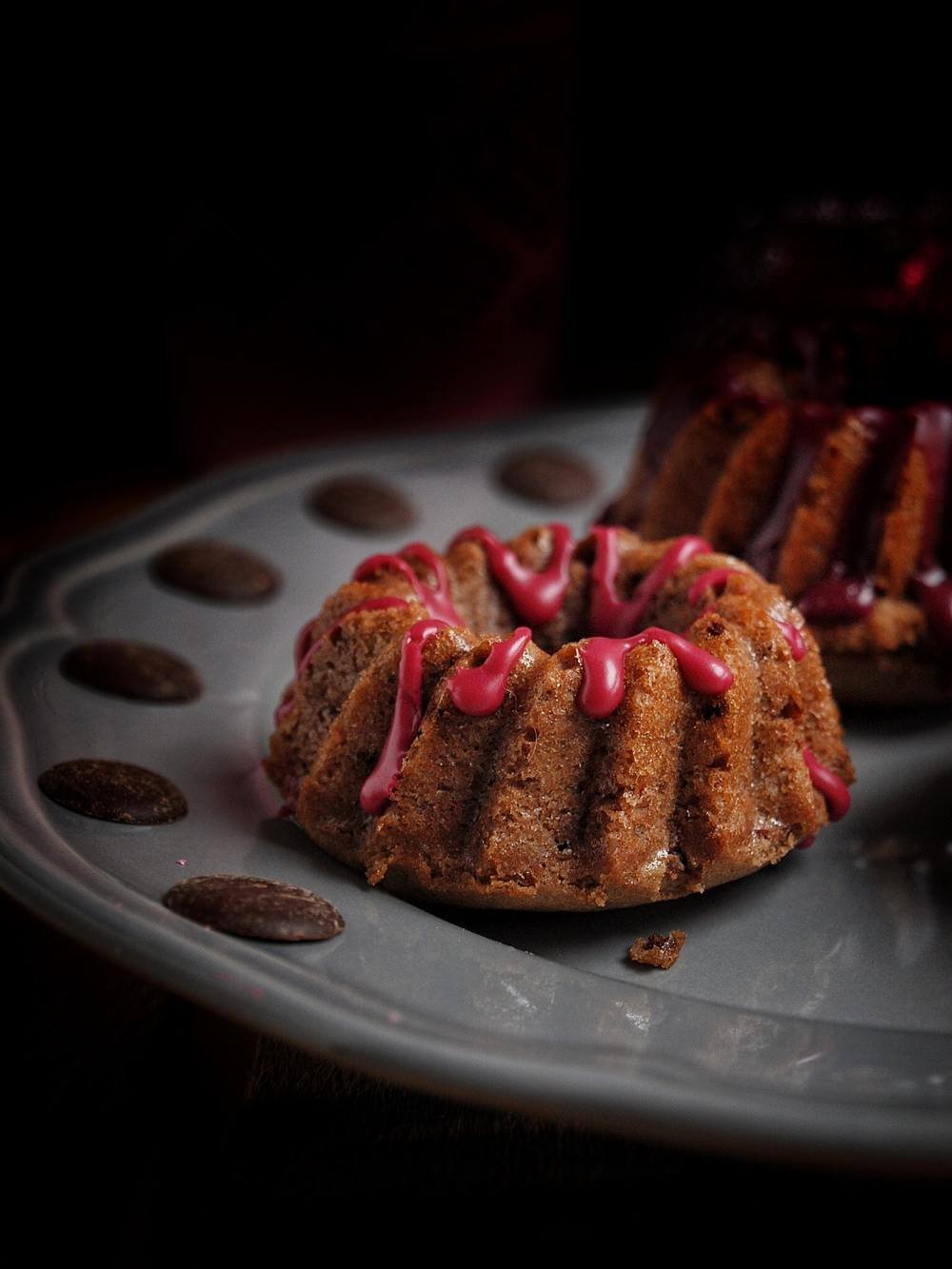 Tolles Rezept Mini Guglhupfe - Rotweinkuchen