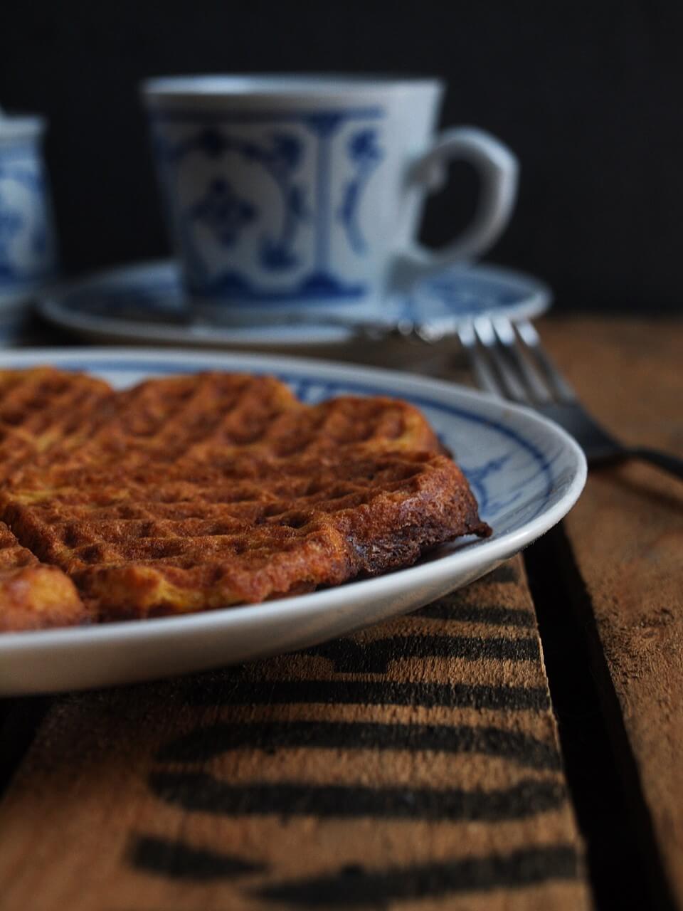 Karotten Waffeln mit Haferflocken + Dinkelmehl