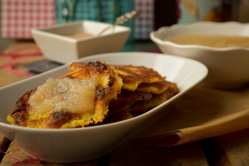 Kartoffelpuffer mit Apfelmus Reibekuchen mit Apfelmus