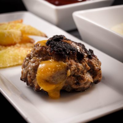 Frikadellen mit Cheddar
