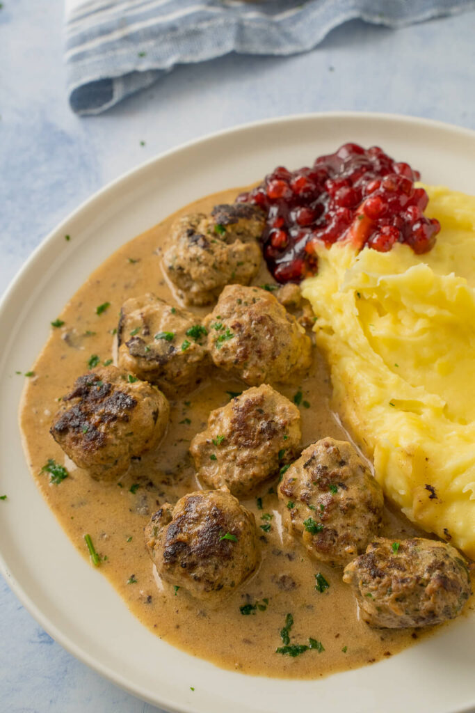 Köettbullar - Schwedische Hackfleischbällchen