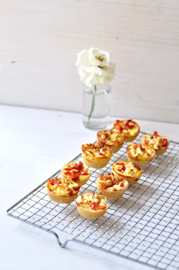 Fräulein Selbstgemacht - MINI QUICHES MIT TOMATE UND FETA