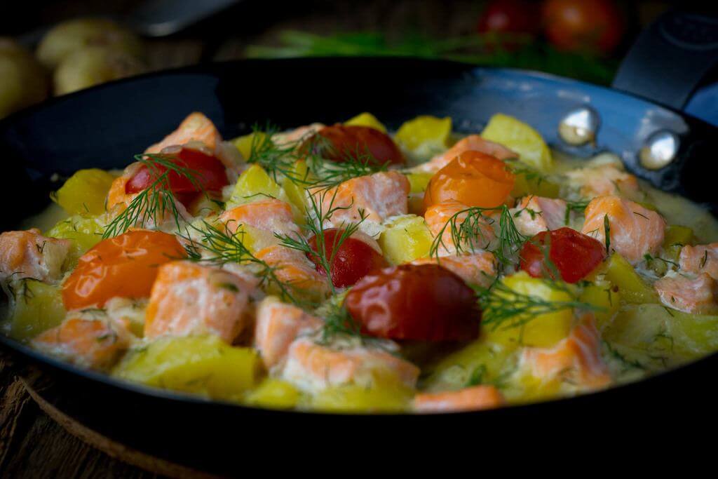 Cremige Kartoffel Lachs Pfanne mit Dill