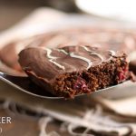 Nutella-Erdmandel-Kuchen mit Kirschen