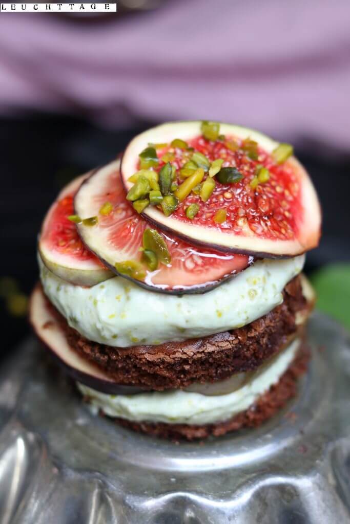 Rezept für zauberhafte Schoko-Feigen-Törtchen mit Pistaziencreme
