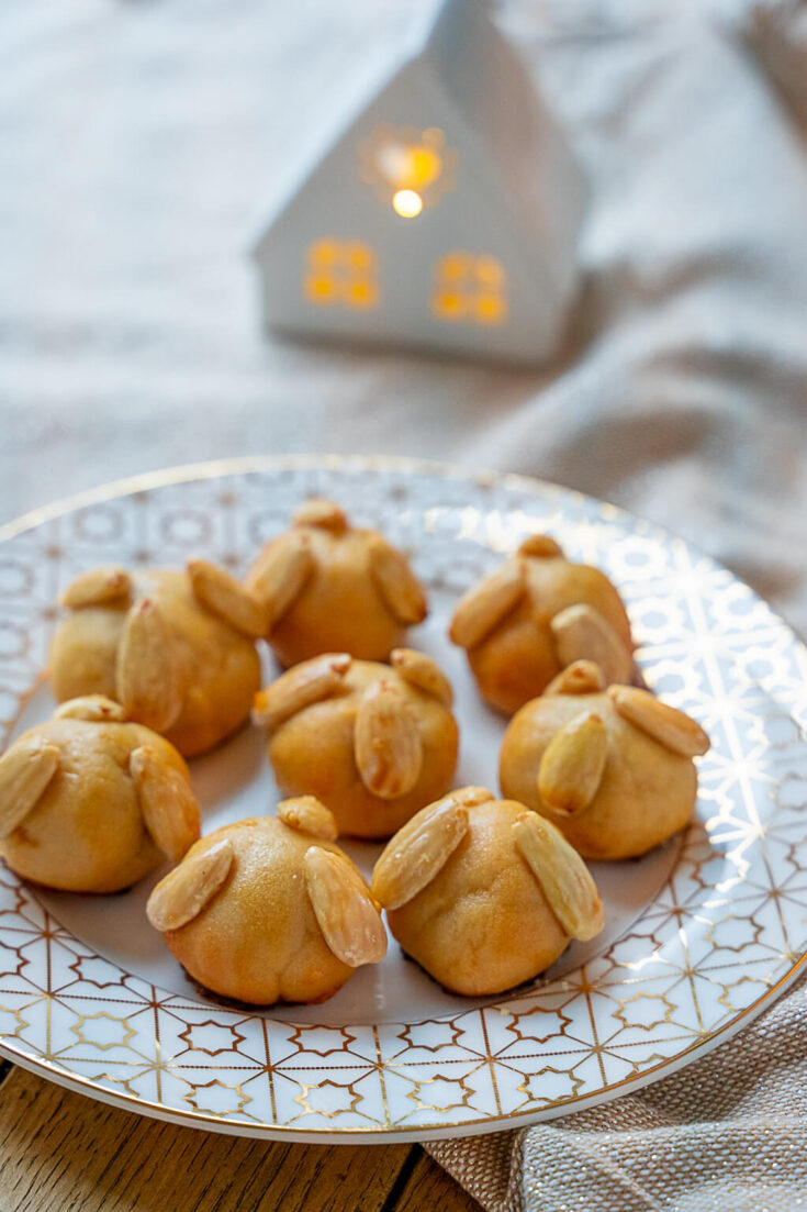 Bethmännchen - einfaches & mega leckeres Marzipan Weihnachtsgebäck Bethmännchen - einfaches & mega leckeres Marzipan Weihnachtsgebäck