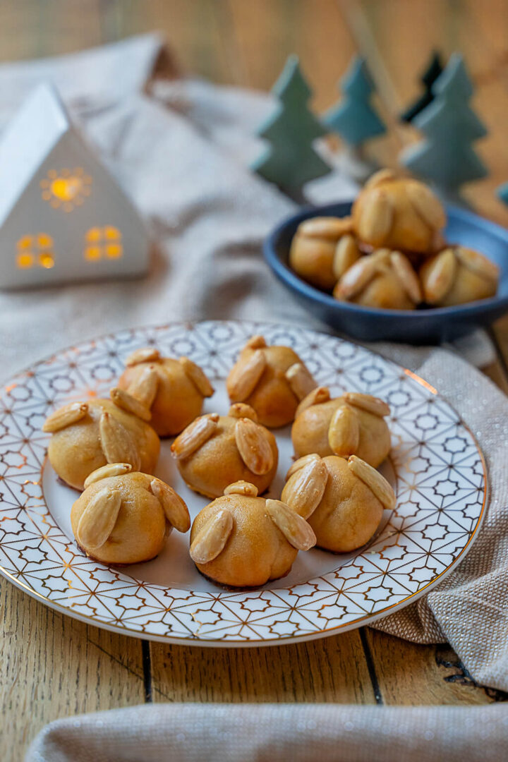 Bethmännchen - einfaches & mega leckeres Marzipan Weihnachtsgebäck Bethmännchen - einfaches & mega leckeres Marzipan Weihnachtsgebäck