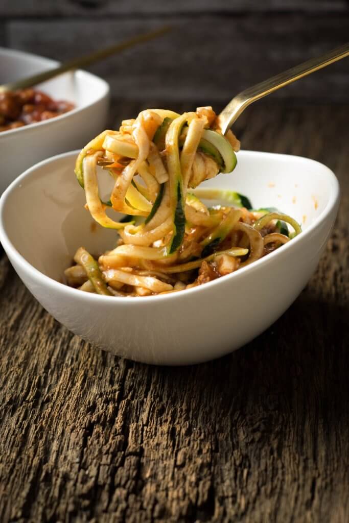 Zucchini Nudeln mit Bolognese Sauce