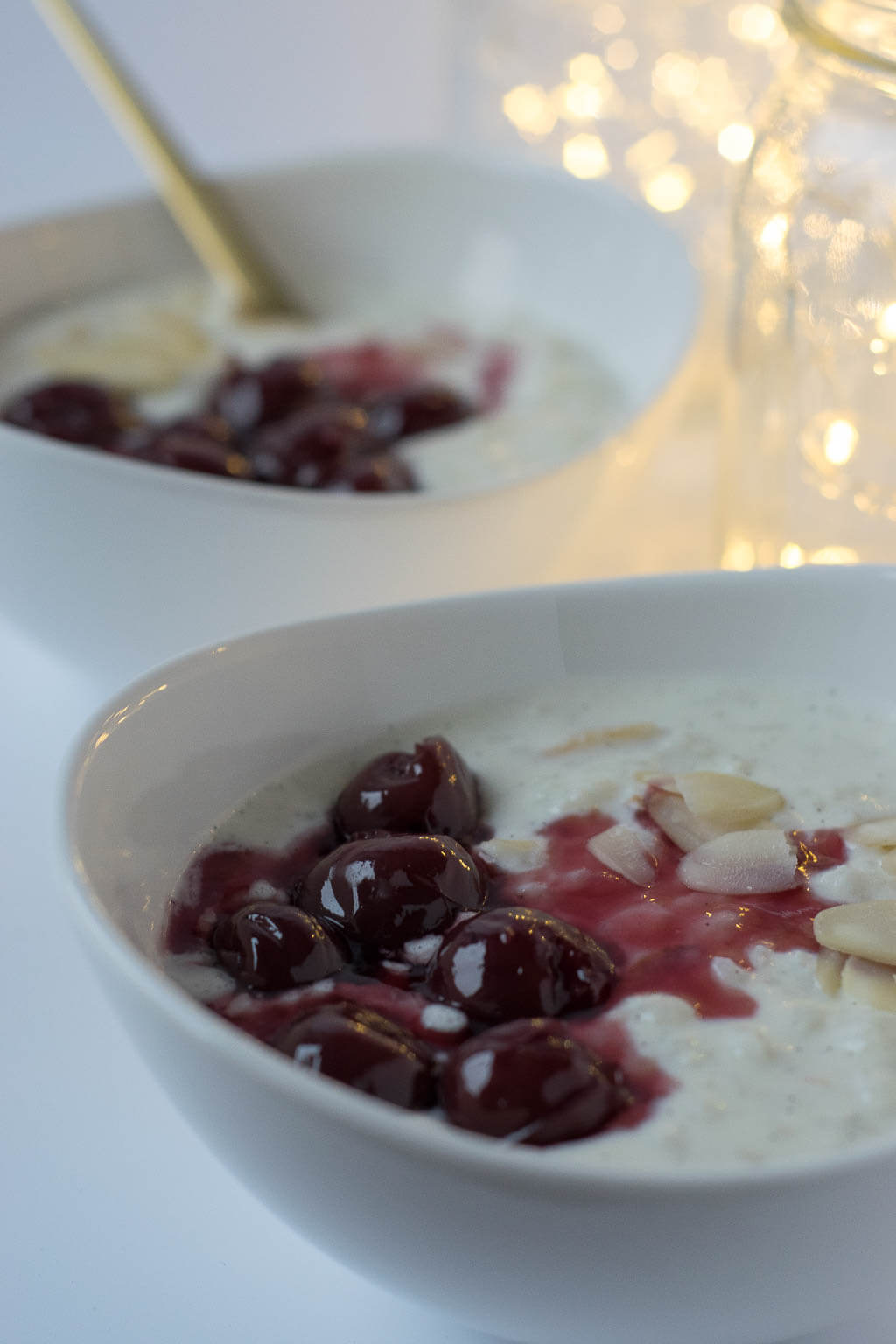 Sahne Milchreis mit heißen Kirschen oder auch Ris à la mande