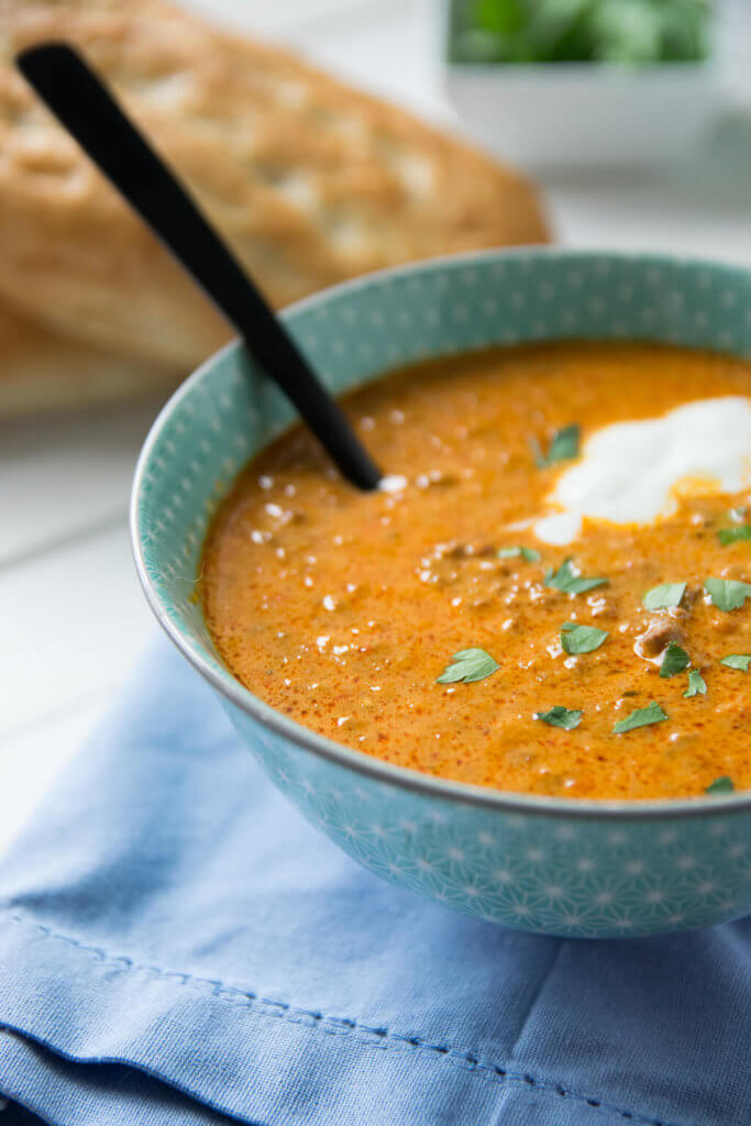 Was Tun Wenn Die Suppe Zu Scharf Geworden Ist Ajvar Suppe mit Hackfleisch - ideal zur Zubereitung im Slowcooker