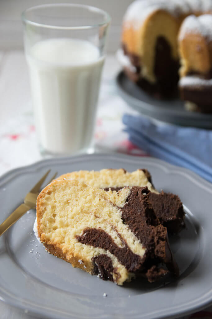 Saftiger Marmorkuchen - das beste Marmor Guglhupf Rezept aller Zeiten