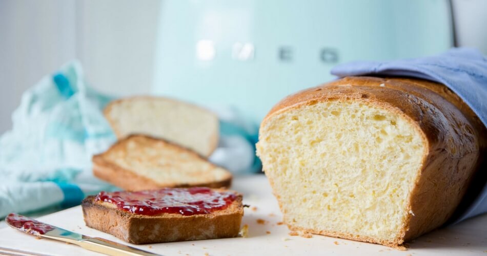 Selbstgemachtes Brioche Toastbrot zum Frühstück