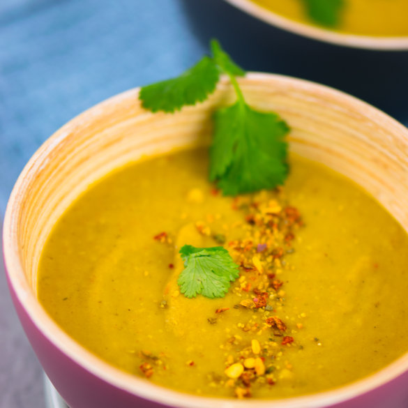 Essen für die Seele Gelbe Linsensuppe mit Curry und Kokosmilch
