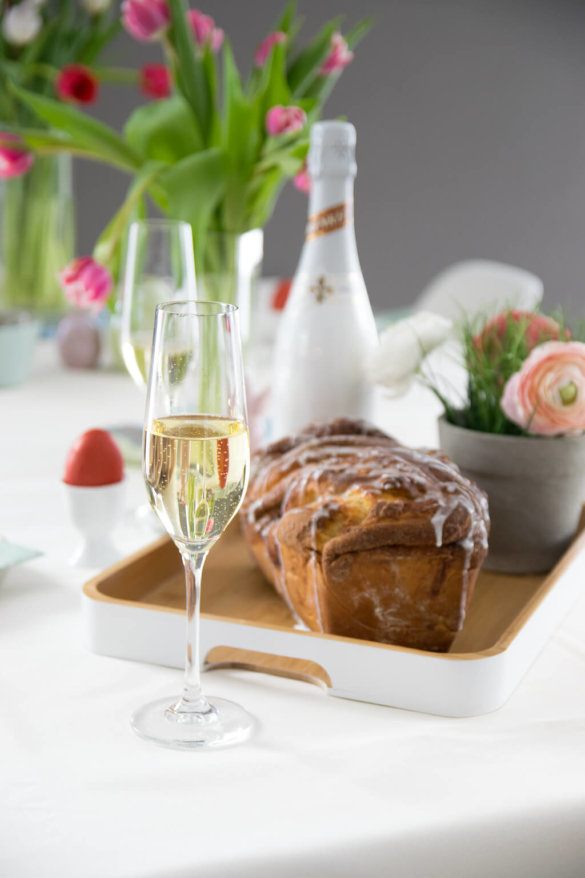 Der perfekte Zimt Hefezopf zum Oster Sekt Frühstück - Einfach Malene