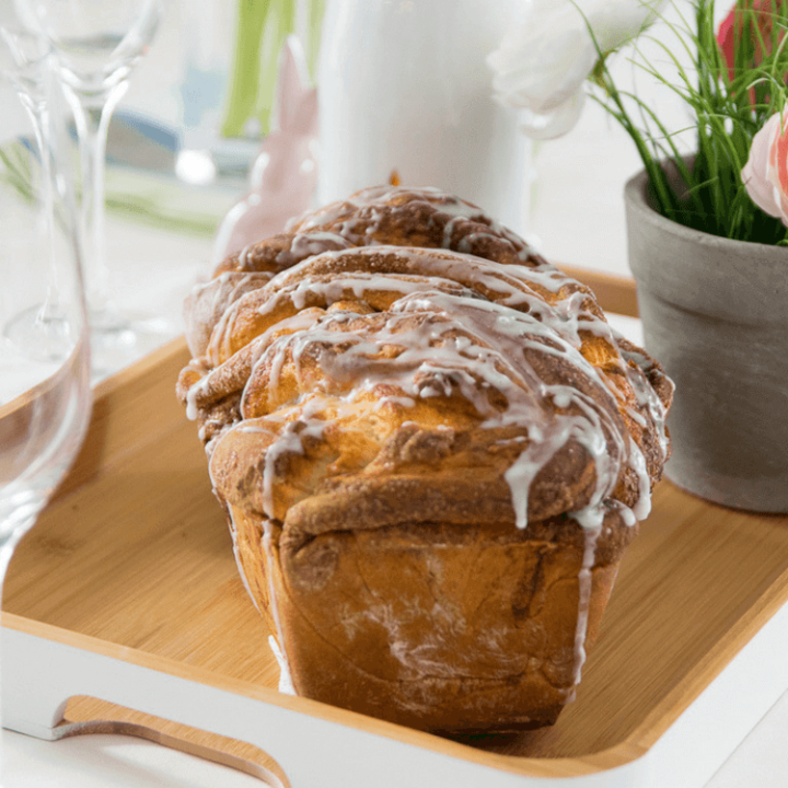 Der perfekte Zimt Hefezopf zum Oster Sekt Frühstück - Einfach Malene