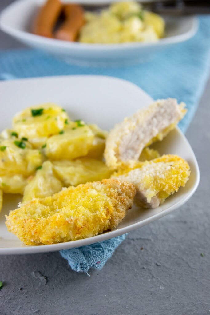 Krosse low fat Putenschnitzel mit Kartoffelsalat