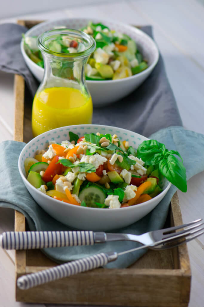 So lecker und gesund - der Avocado Feta Salat mit Rucola ist echtes Powerfood