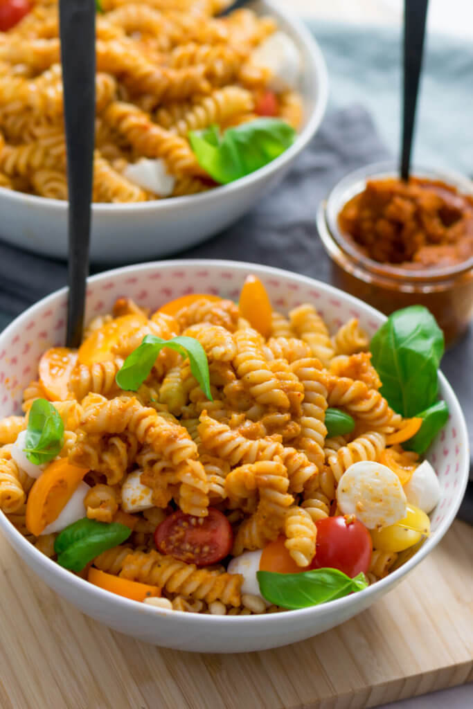 So schmeckt der Sommer - Pasta mit Pesto Rosso