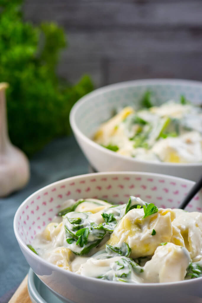 Für die Tortellini in Käse Sauce brauchst du weniger als 5 Minuten