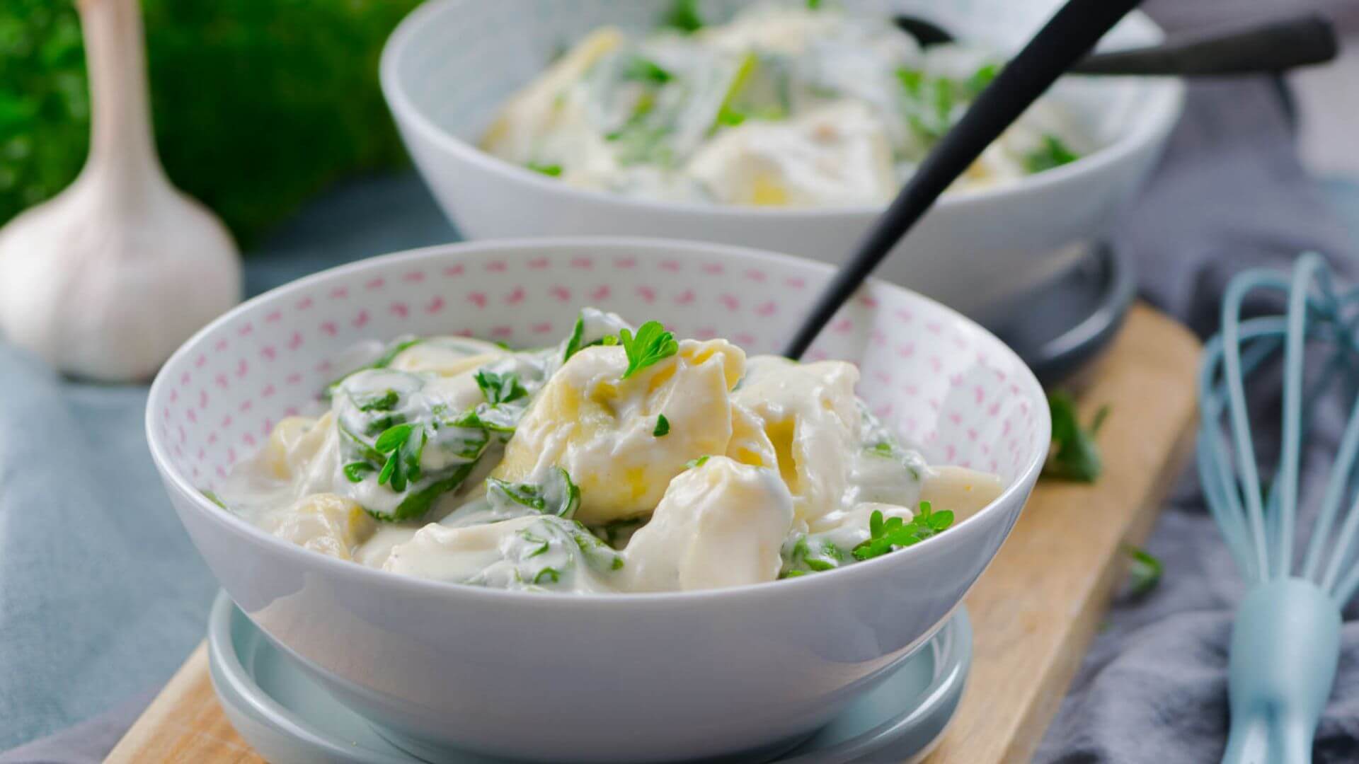 Für die Tortellini in Käse Sauce brauchst du weniger als 5 Minuten