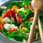 Rucola Salat mit Tomate und Avocado