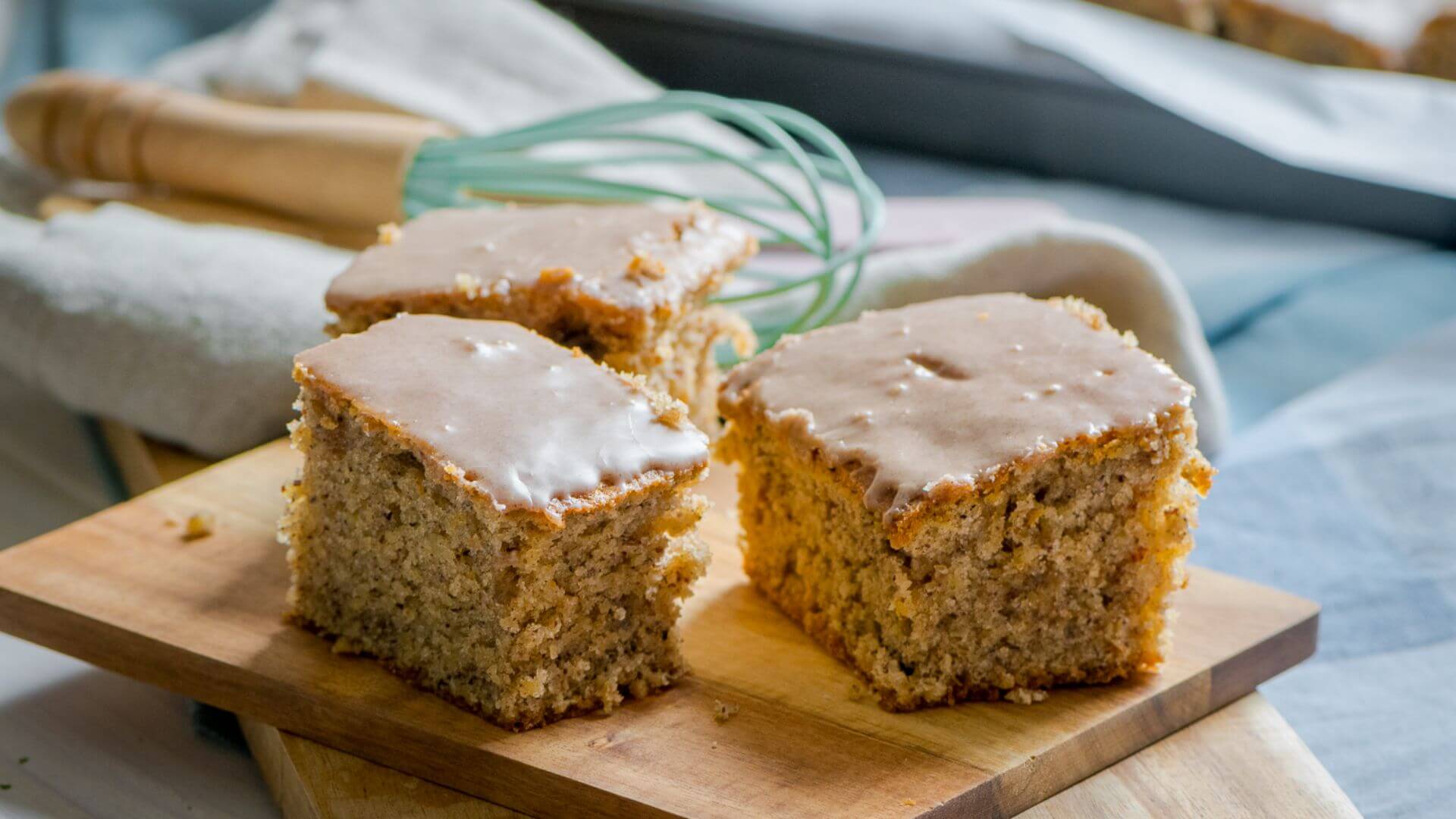 Saftiger Nusskuchen mit leckerer Zimtglasur – alle lieben ihn