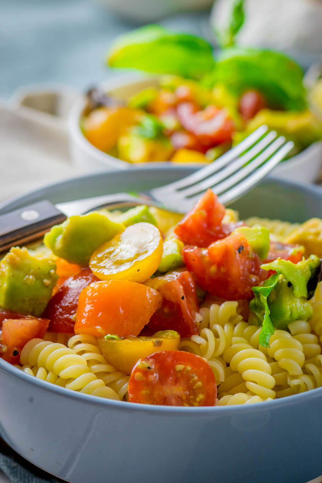 Gesund und köstlich - Avocado Tomaten Pasta in nur 12 Minuten