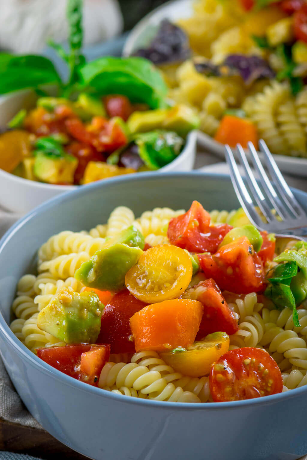 Gesund und köstlich - Avocado Tomaten Pasta in nur 12 Minuten