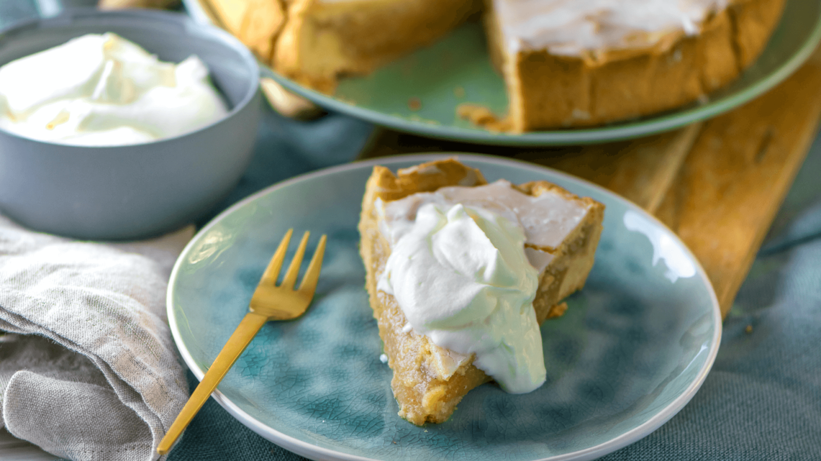 Omas gedeckter Apfelkuchen mit Apfelmus - einfach lecker &amp; saftig