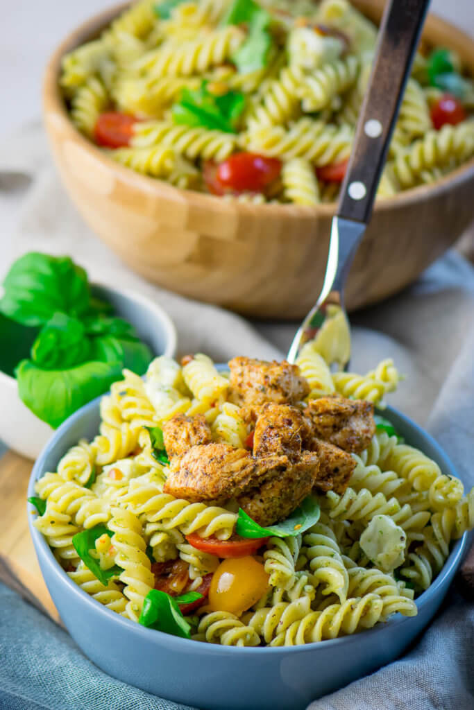 Yummy, Nudelsalat mit Pesto und Tomaten