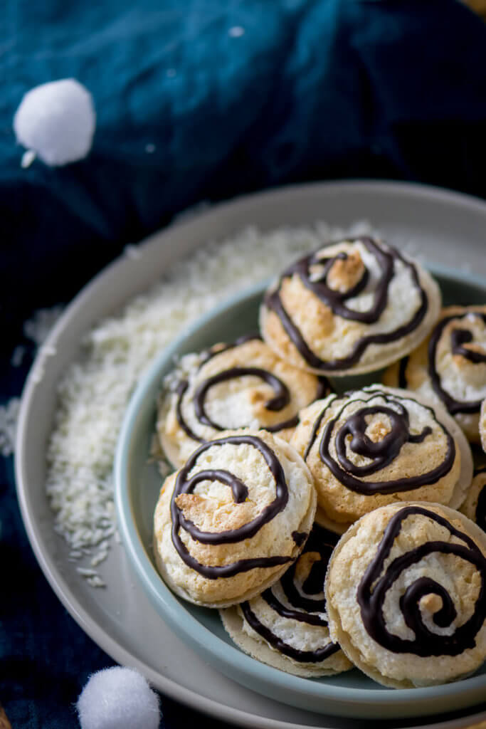 Super saftige Kokosmakronen mit Schoko-Swirl - Backen für Weihnachten