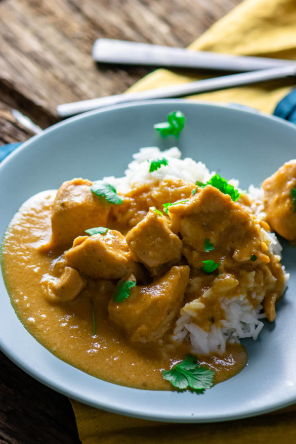 Super zartes Erdnuss-Hähnchen aus dem Slowcooker