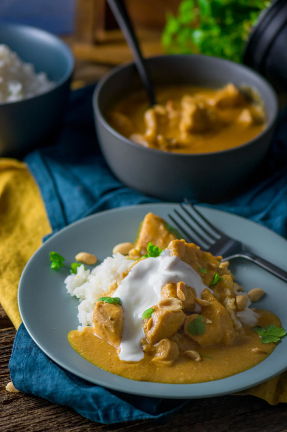 Super zartes Erdnuss-Hähnchen aus dem Slowcooker
