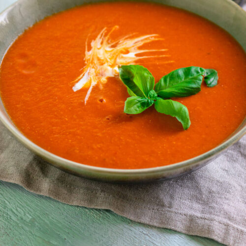 Cremige Tomatensuppe - ofengeröstet, frisch &amp; mega lecker