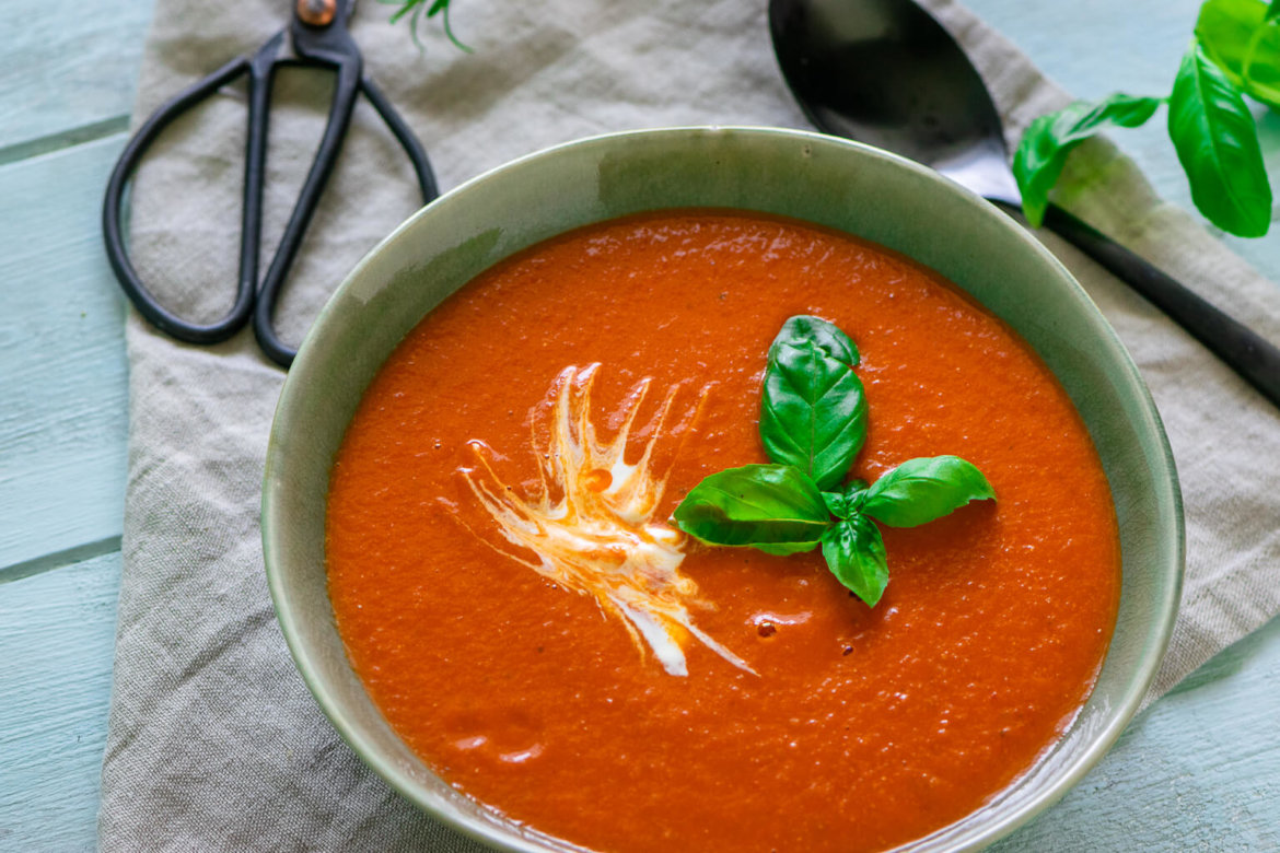 Cremige Tomatensuppe - ofengeröstet, frisch & mega lecker Cremige Tomatensuppe - ofengeröstet, frisch & mega lecker