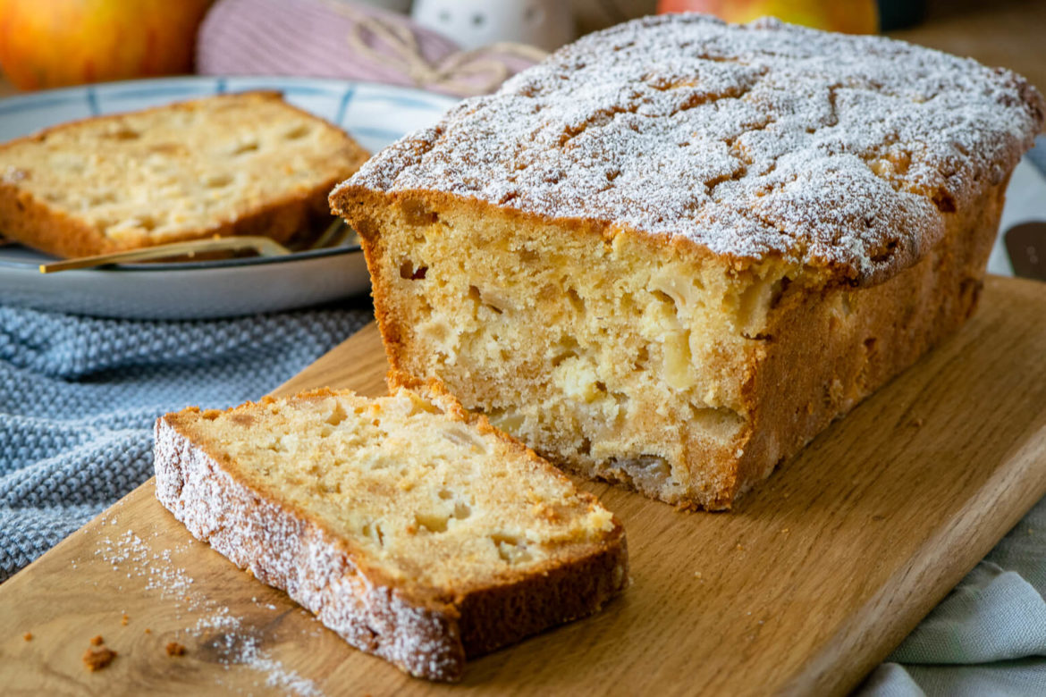 Saftiger Apfel Marzipan Kuchen - einfach, lecker und herbstlich ...