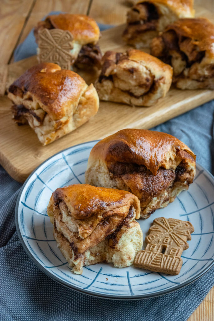 Super leckere Brötchen für die Weihnachtszeit - mit Spekulatius Füllung und Nutella