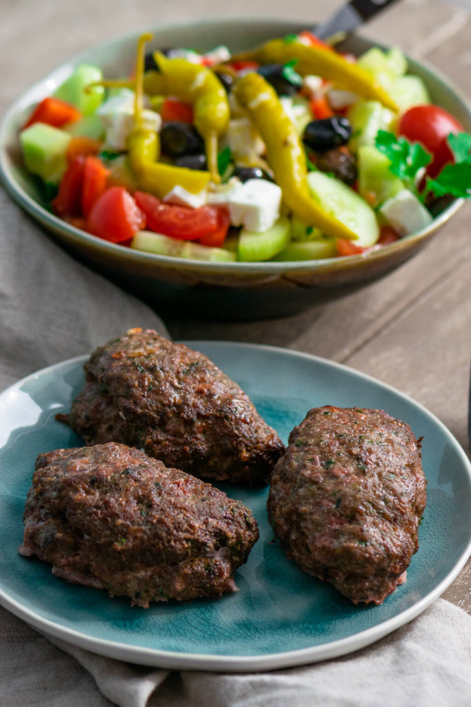 Bifteki selber braten - perfekt für die Heissluftfritteuse