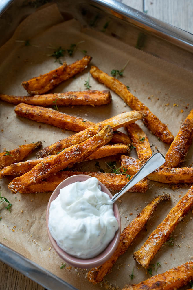 Knusprige Süßkartoffel Pommes aus dem Backofen - Einfach Malene