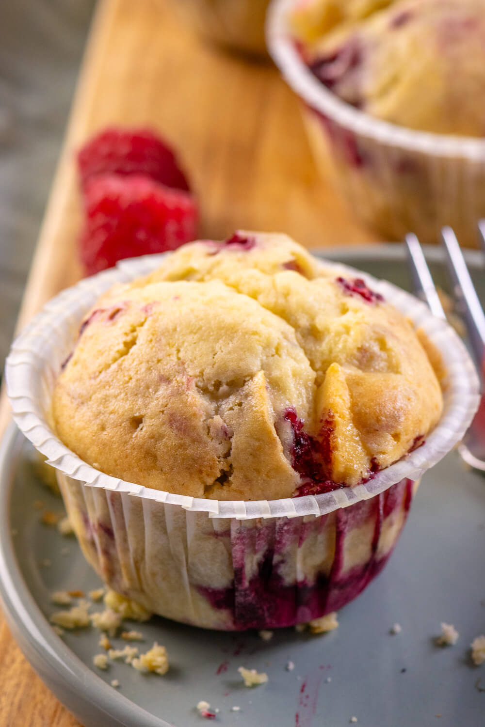 Saftige Himbeer Muffins mit weißer Schokolade – in 30 Minuten