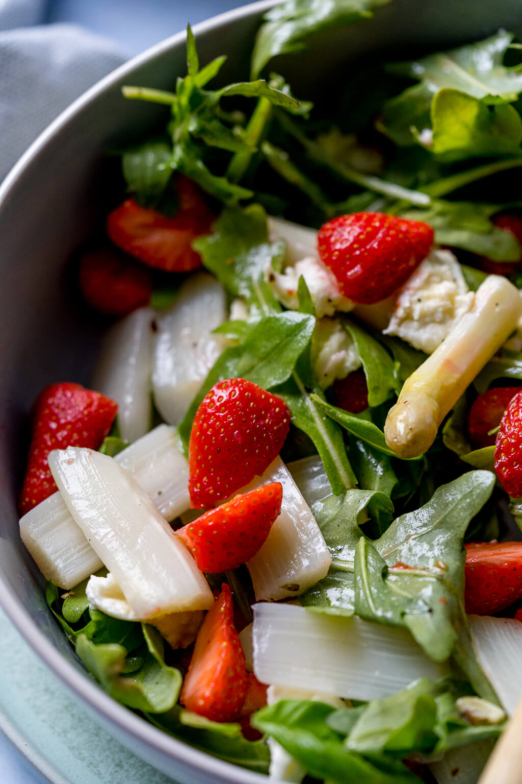 Spargelsalat mit Erdbeeren - einfaches 15 Minuten Rezept - Einfach Malene