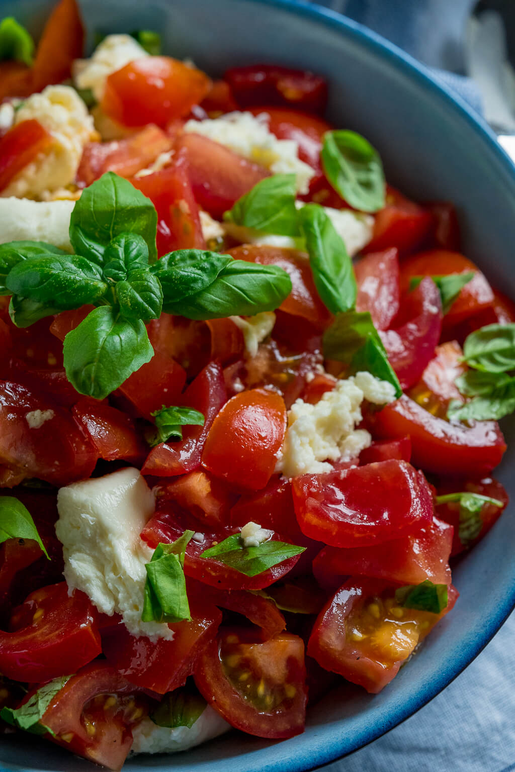 Einfacher Tomatensalat mit Balsamico Dressing - mega lecker - Einfach ...