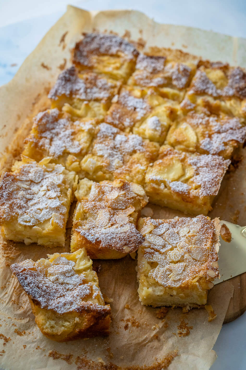 Apfelkuchen vom Blech - schnell, lecker und mega saftig - Einfach Malene