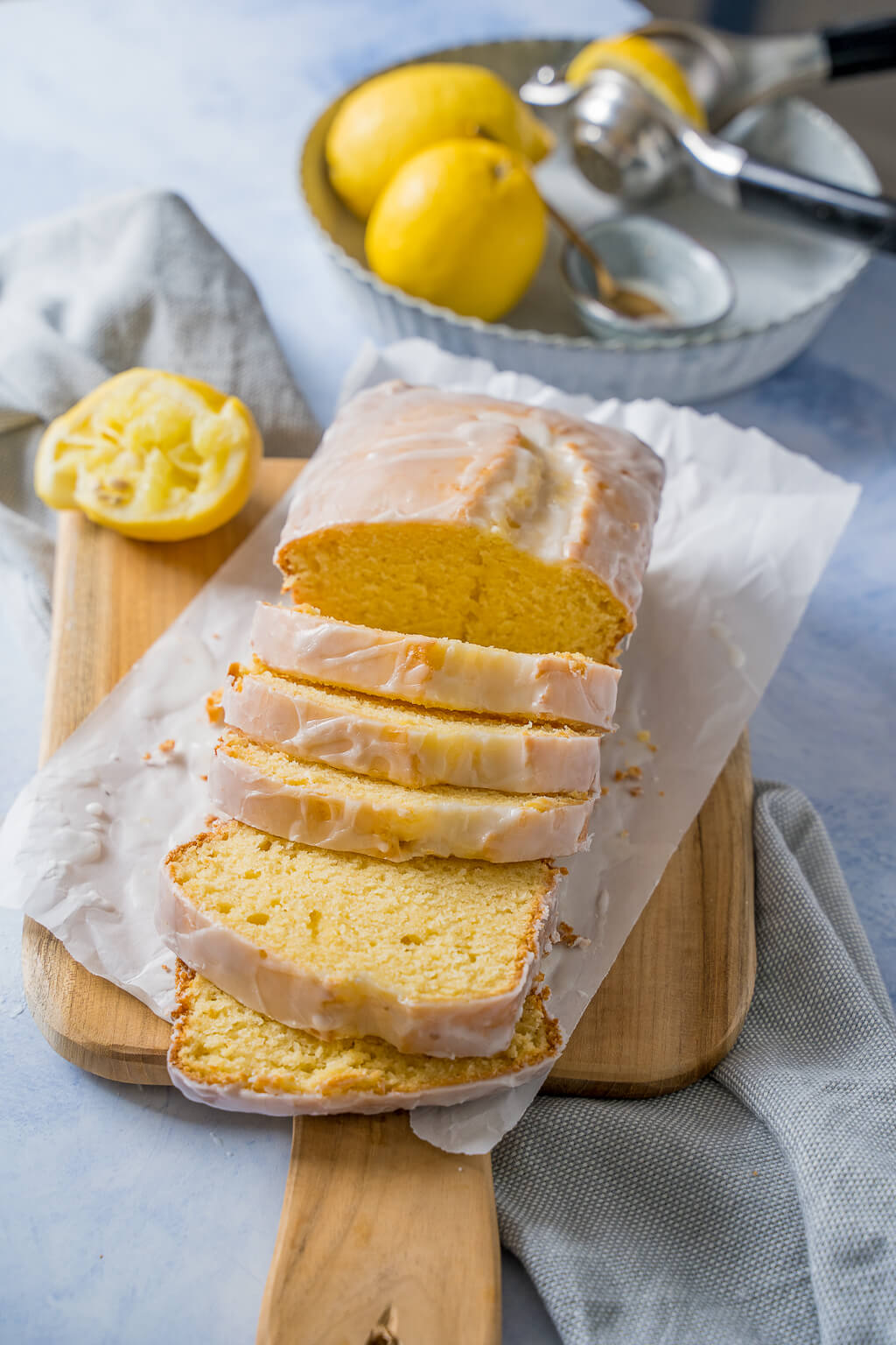Saftiger Zitronenkuchen aus der Kastenform – einfach & schnell Saftiger Zitronenkuchen aus der Kastenform – einfach & schnell