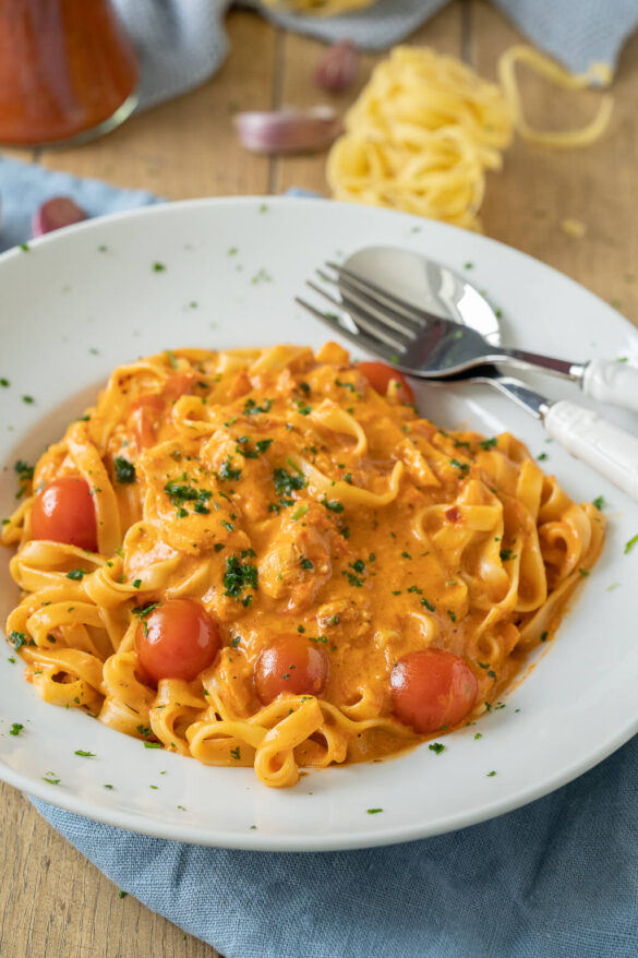 Schnelle Bandnudeln mit Lachs - mit nur 5 Zutaten