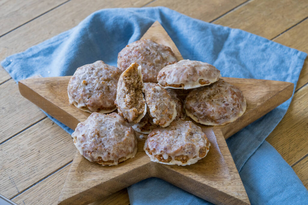 Marzipan Lebkuchen - einfaches Rezept, mega lecker - Einfach Malene