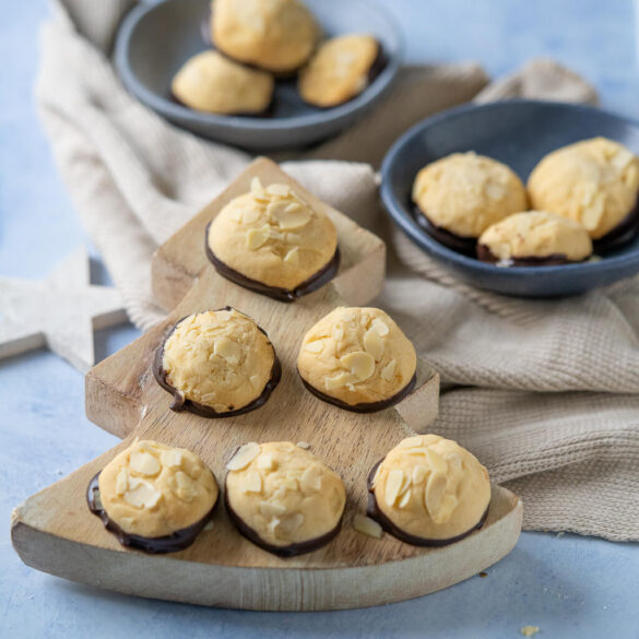 Mandelberge mit Marzipan - köstliches Mürbeteiggebäck - Einfach Malene